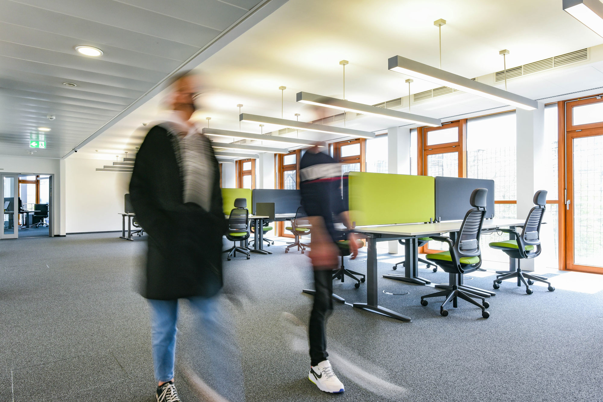 70 bis 560 m2 vollausgestattete open space Büroflächen und Konferenzräume im Herzen des Düsseldorfer Medienhafens