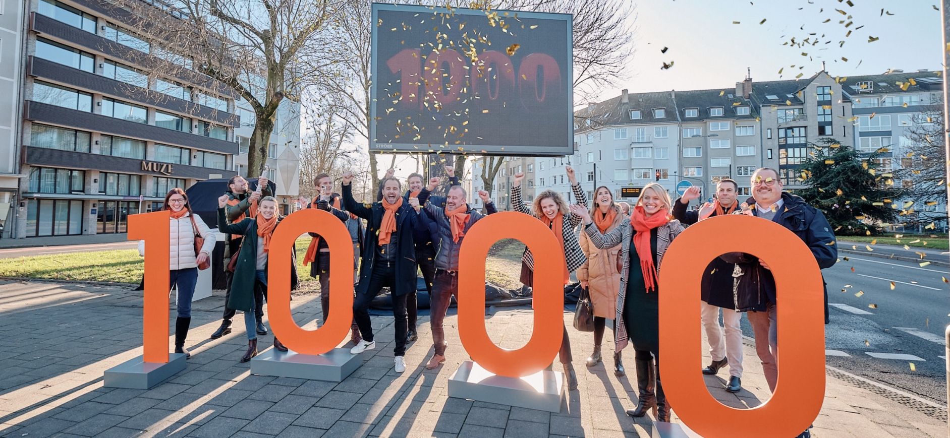 Ströer hat in Düsseldorf den tausendsten Digital-Screen in Betrieb genommen und erfüllt damit das selbst gesteckte Aufbauziel in diesem Geschäftsjahr