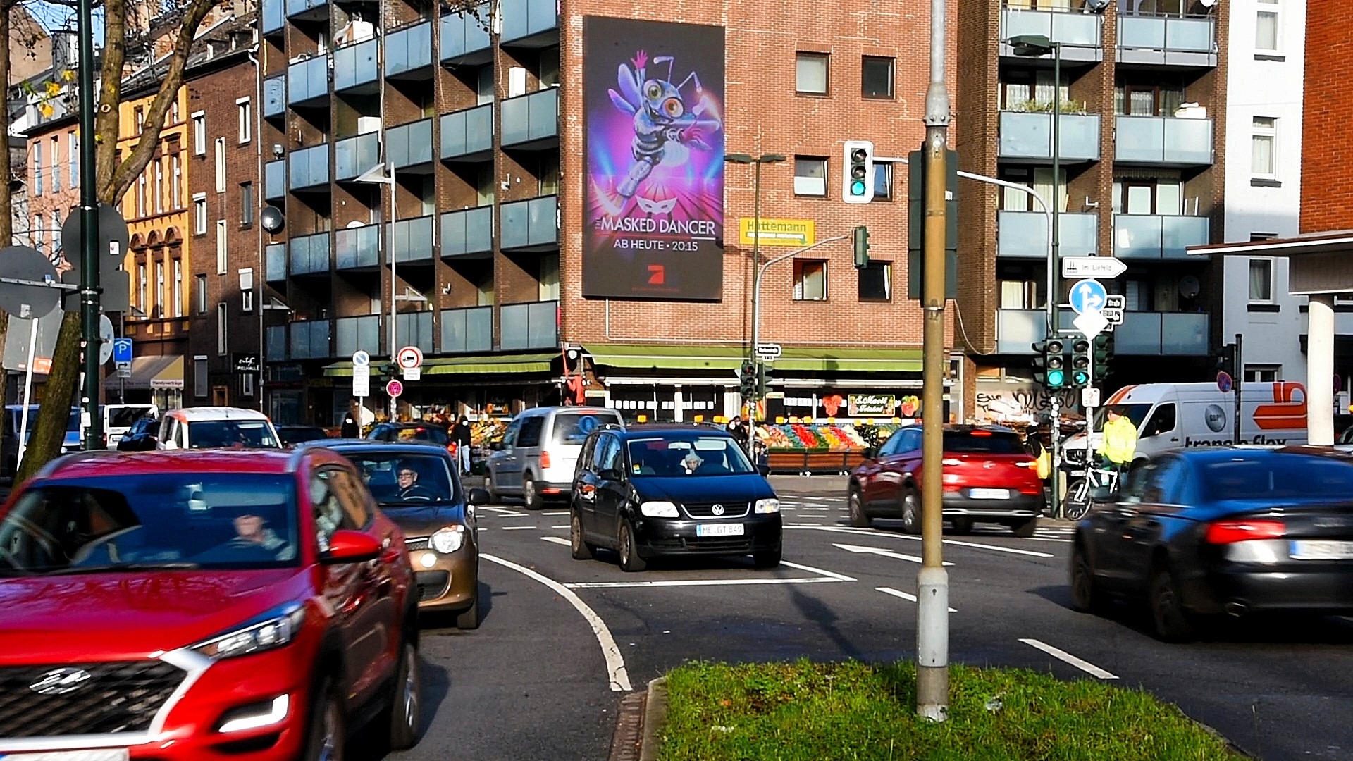 Zum Start des neuen ProSieben Showformats gingen SevenOneMedia und It Works Aussenwerbung bereits in KW 1 mit (D)OOH in public!