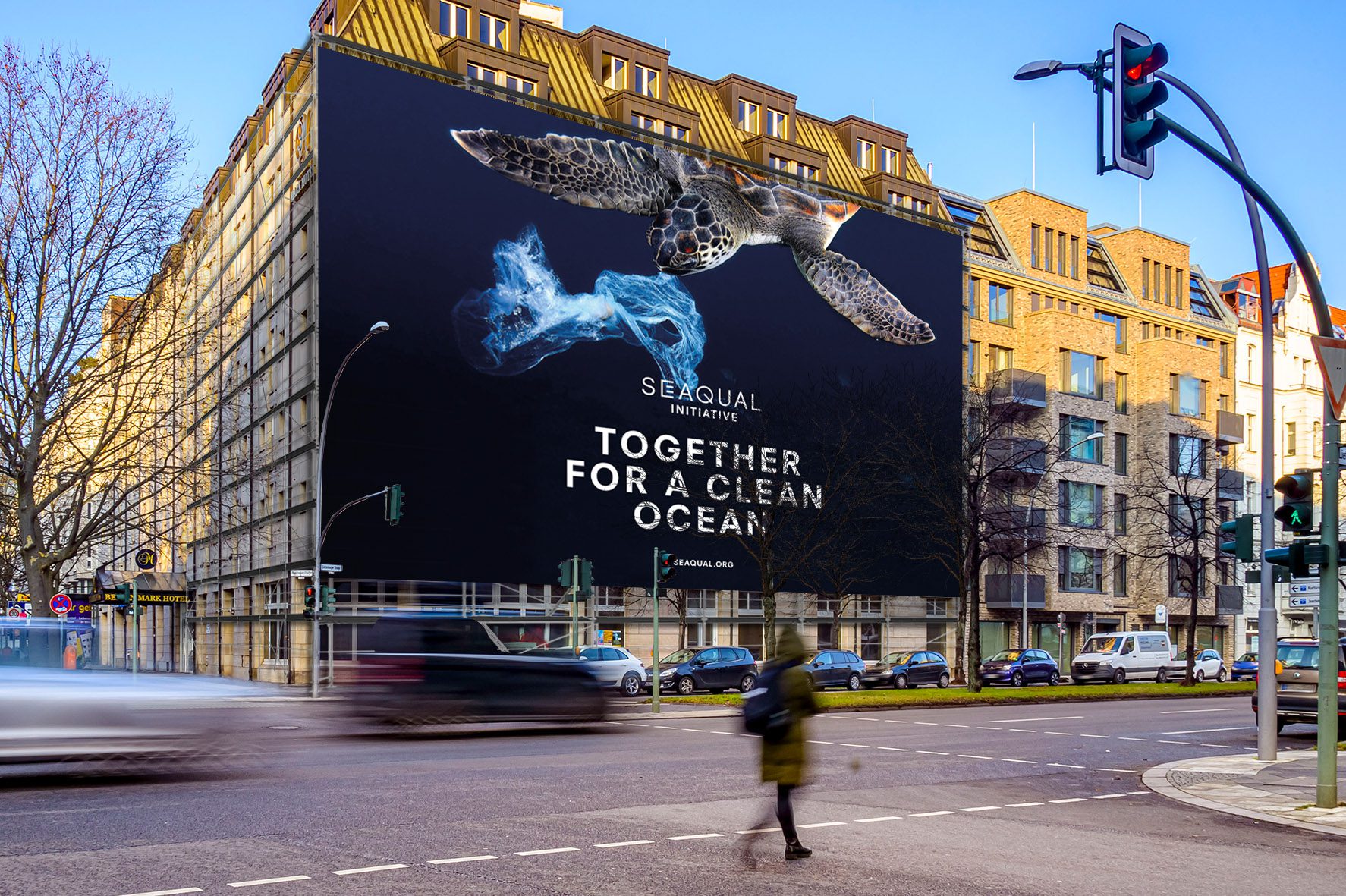 Die neue Riesenposter-Plane Green Line OCEAN besteht zu 100 % aus Recycling-Material und davon zu 10 % aus Meeresplastik