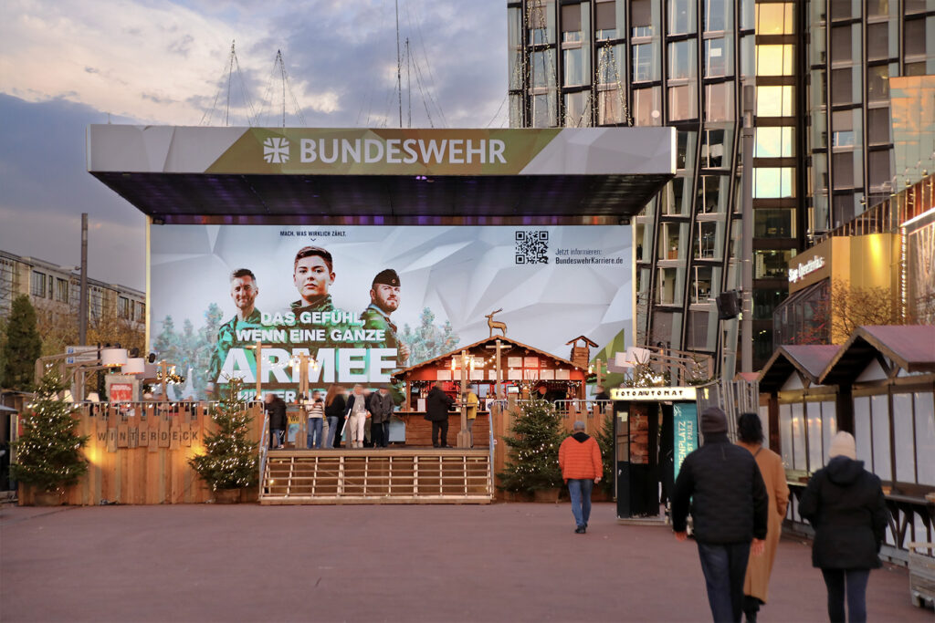Bundesministerium der Verteidigung_Hamburg_Media Stage St. Pauli_077_It Works Group_ Case OOH